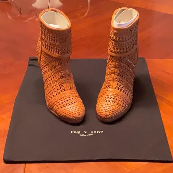 ❤️🔥HOST PICK 🥳 NIB RAG & BONE CLASSIC NEWBURY ANKLE BOOT WOVEN IN NATURAL - Picture 7 of 14